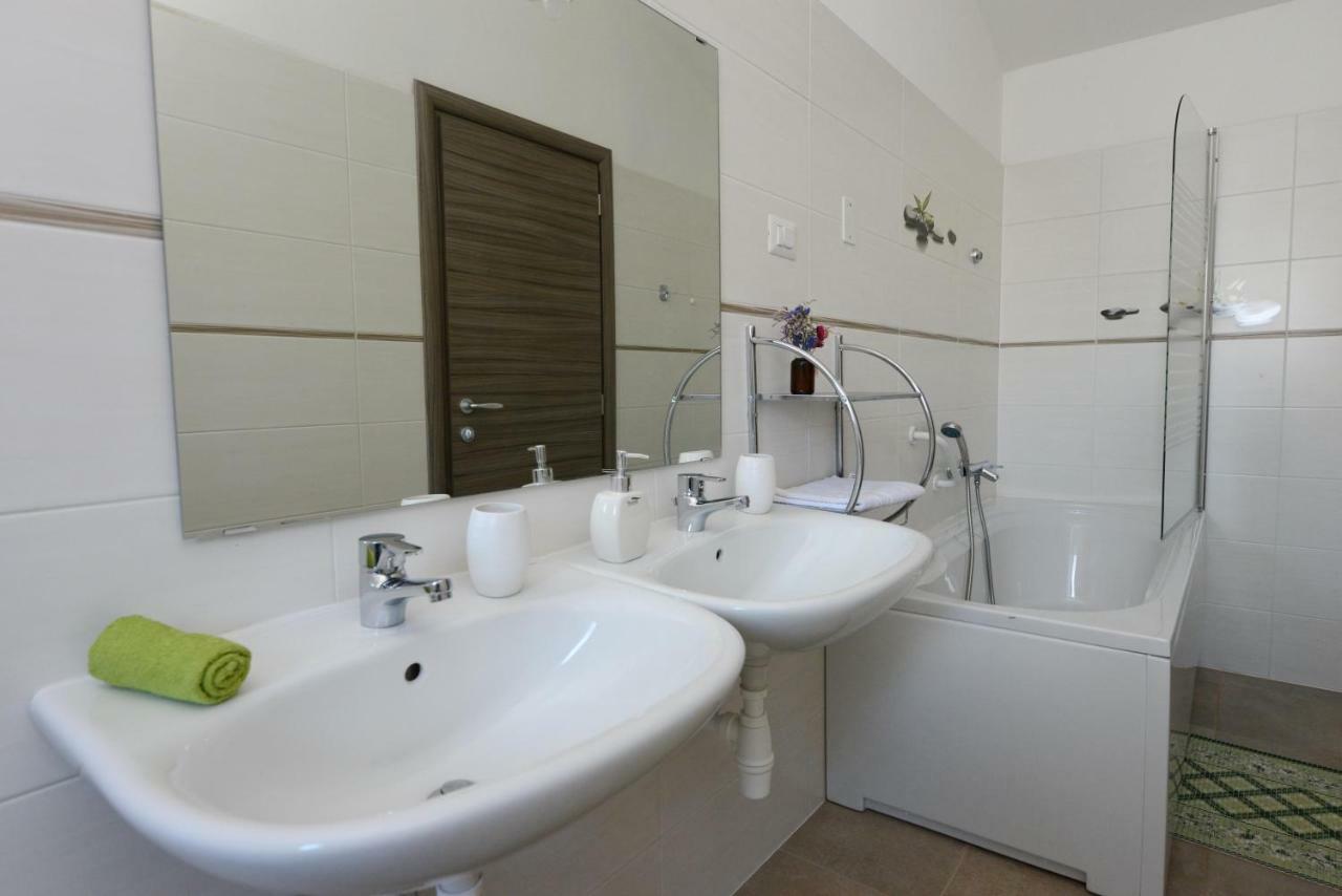 Villa Kontesici 14 Zelena Laguna Экстерьер фото